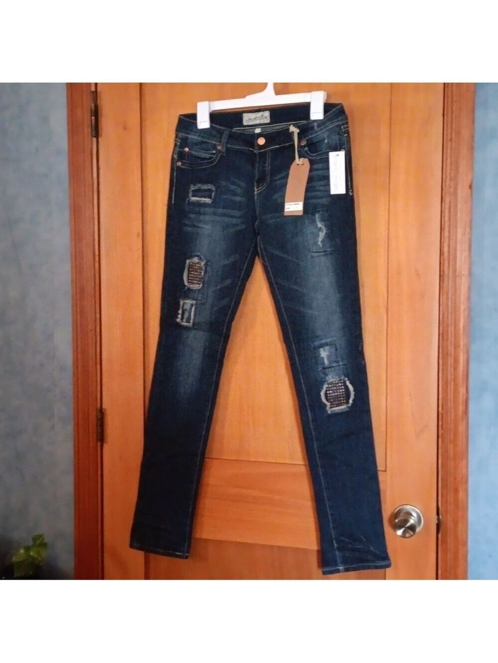 Revolution by Revolt  women's Skinny Distress Patchwork Jeans NWT Size 7